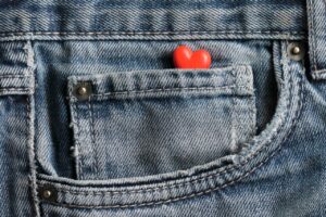ポケットwifiの無制限プランは初期費用が安いのか？